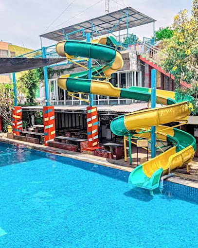 Kolam Renang LSC