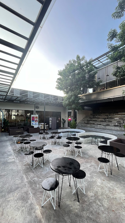 Cafe Onnea Bar & Lounge