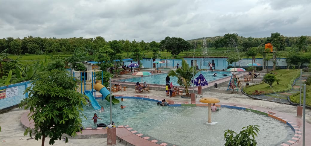 Kolam Renang Oro Oro Ombo